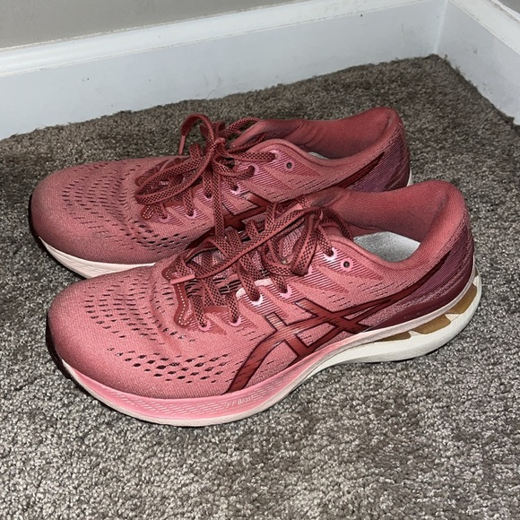 Women’s ASICS size 9 - Picture 3 of 8